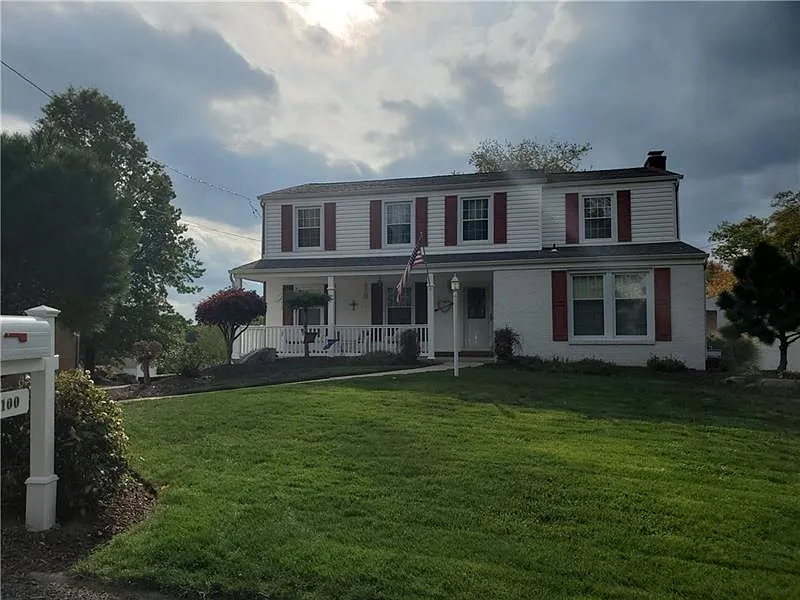 100 Kelvington Dr photo 1