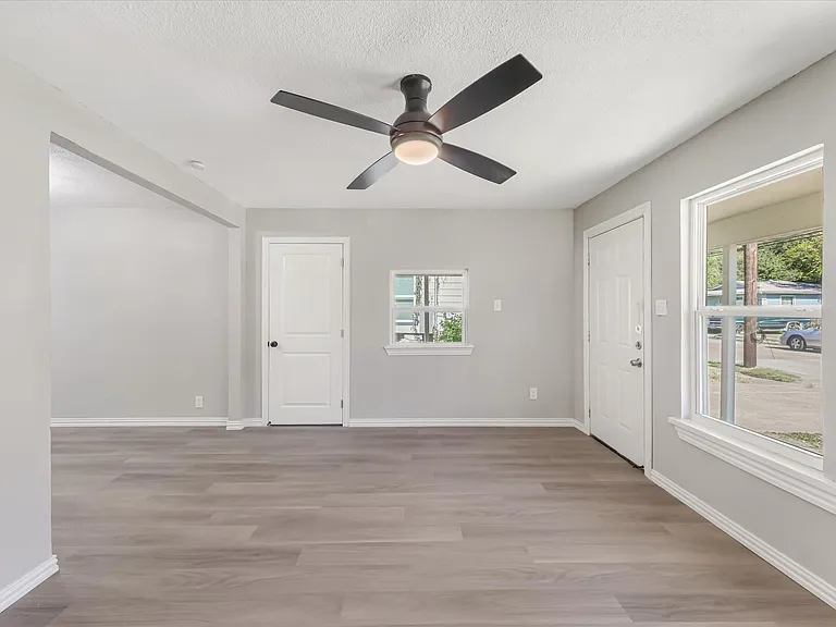 5329 Bourquin St — Photo 3