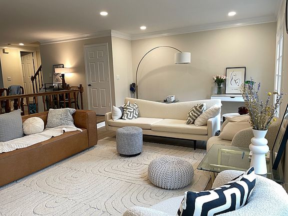 4th image of 12335 Quiet Hollow Ct