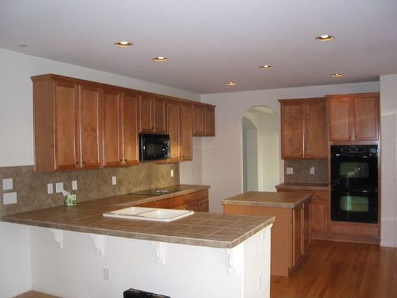 Gourmet kitchen