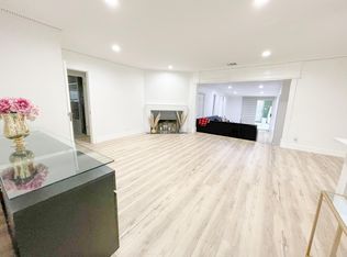5855 Lemona Ave, Van Nuys, CA 91411
