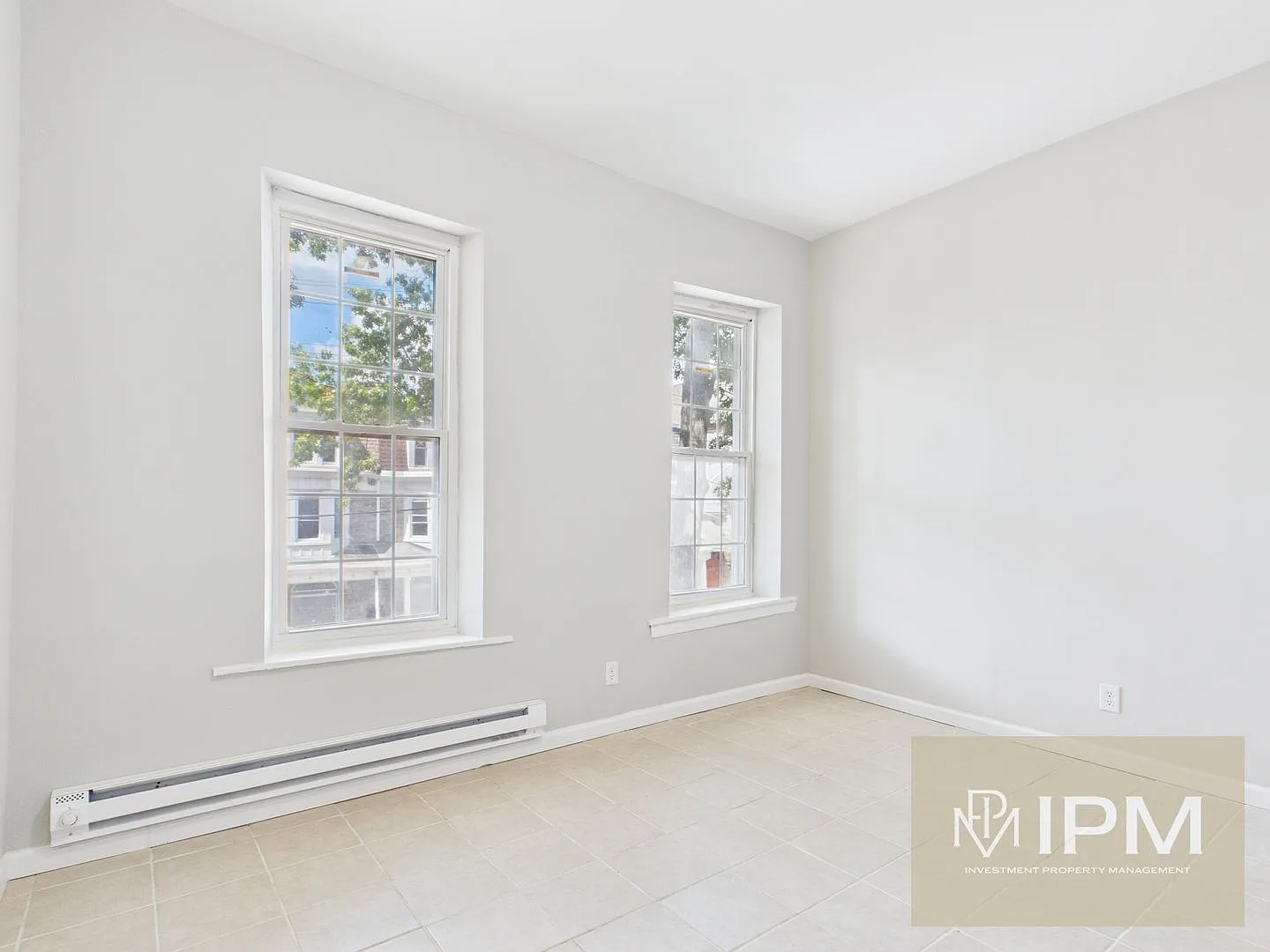 341 S 6th St — Photo 4