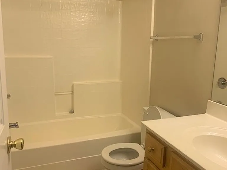 150 Wexford Dr #204 — Photo 3