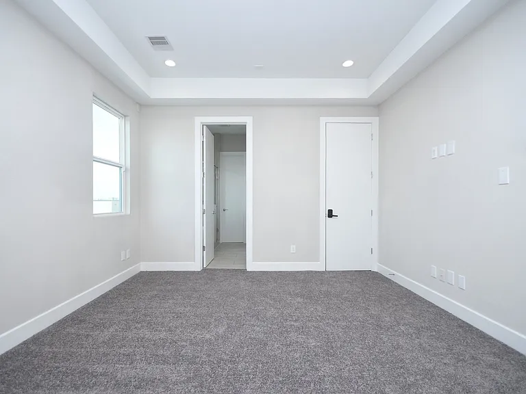 5904 Gardendale Dr #B — Photo 23