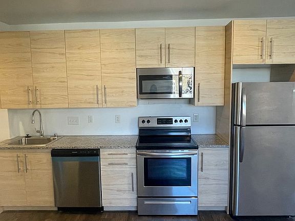 3rd image of 807 Madison Ave #2R