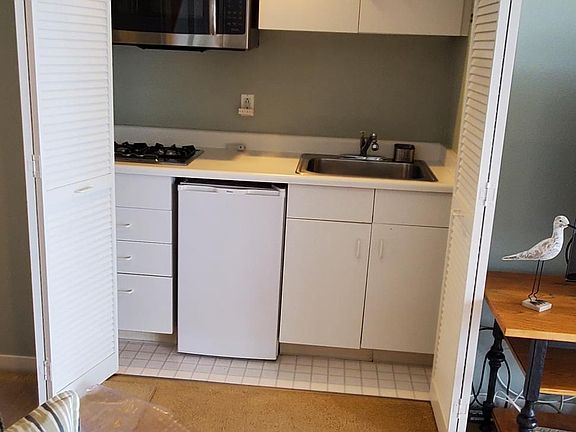 5th image of 442 Greenwood Beach Rd #A