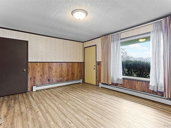 3rd image of 45784 Willis Rd