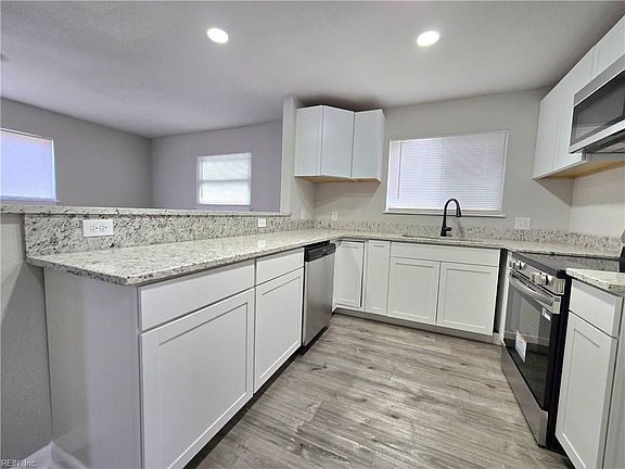 3rd image of 651 26th St