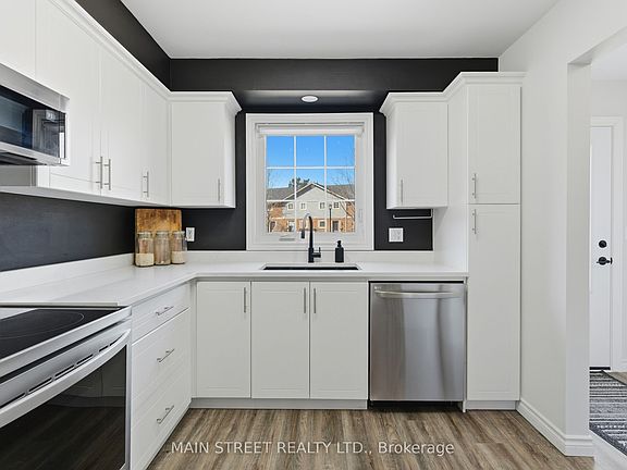 4th image of 110 Silvan Dr #2
