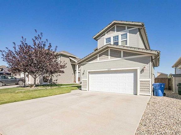 3rd image of 139 Firelight Way W