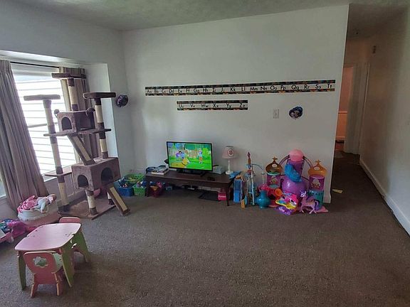 4th image of 133 Fairlawn Ave