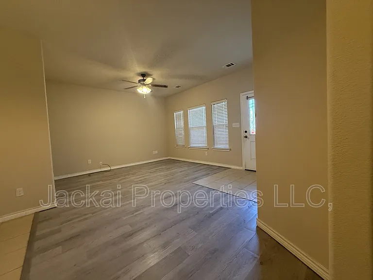 214 N Ricketts St — Photo 9