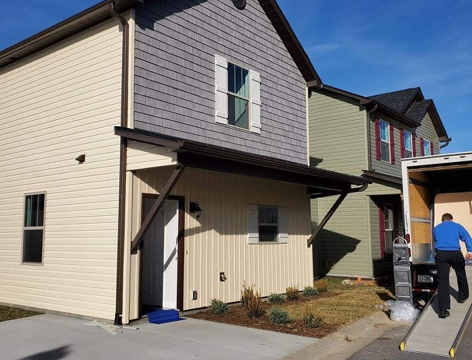 1st image of 351 Cardwell Ln