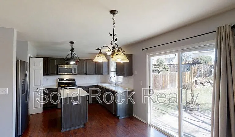 8175 Saint Helena Dr — Photo 2