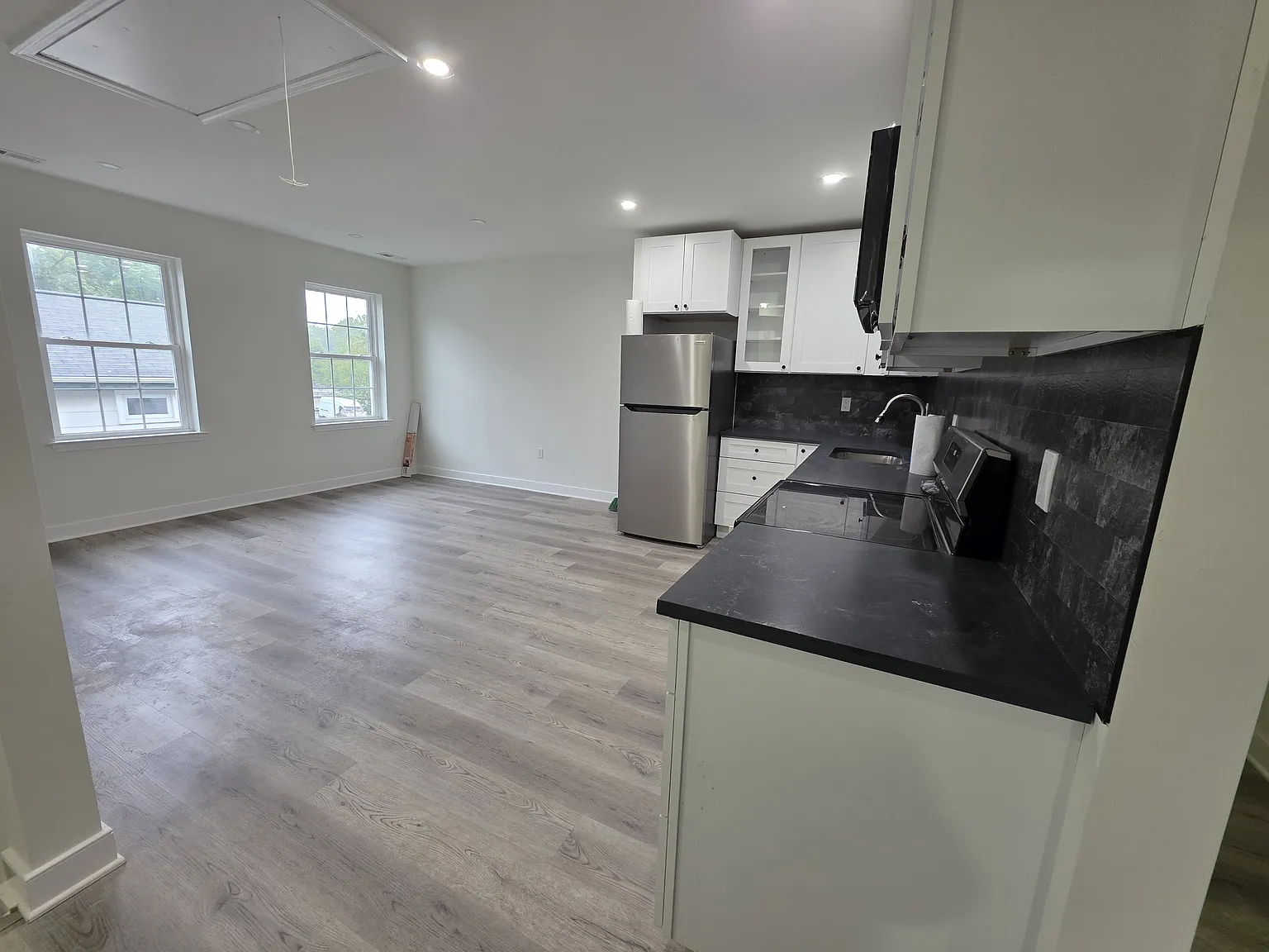 3 bed, 1100 sqft, $2,600 — Photo 1