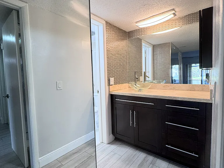 2311 S Cypress Bend Dr — Photo 25