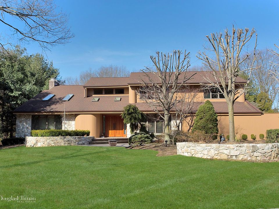 1st image of 28 Greenwood Ln