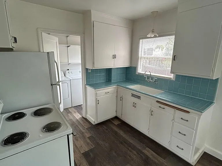 1537 Pearl Street — Photo 7