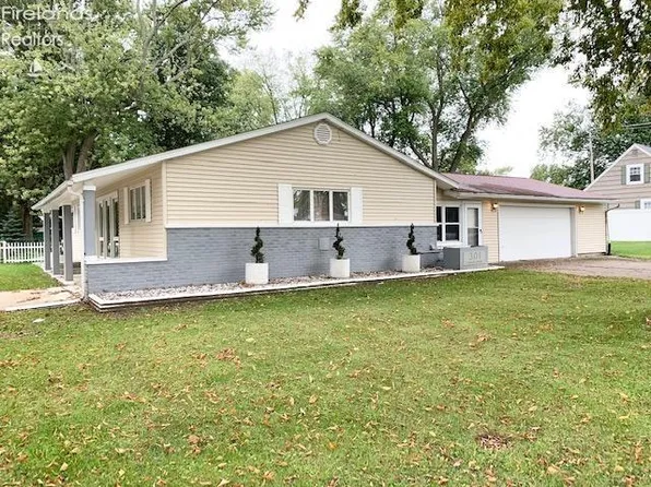 301 Catalpa Rd, Huron, OH 44839