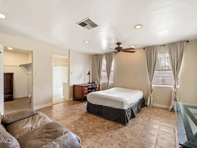 1001 S Roosevelt St — Photo 13