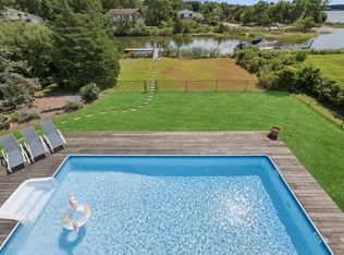 5 Washington Dr, Hampton Bays, NY 11946