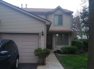 388 E Forest Knoll Dr, Palatine, IL 60074