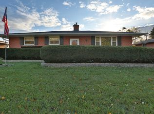 29829 Ailanthus Dr, Flat Rock, MI 48134