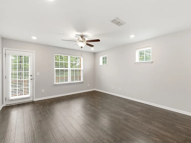 1213 Frisco St — Photo 13