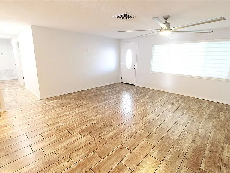 5521 Yorkshire Way — Photo 12