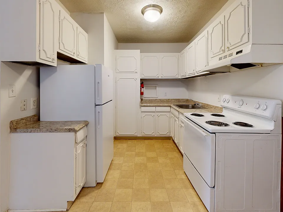 Kendall Manor Apartments