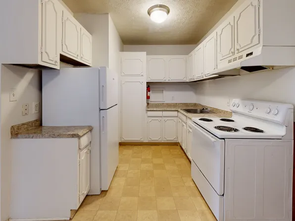 Kendall Manor Apartments