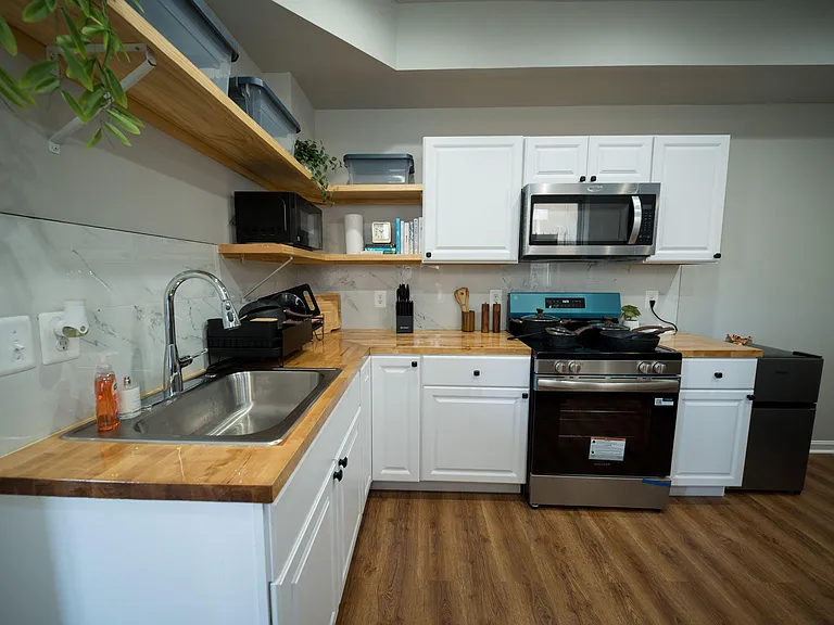 E Preston St — Photo 9