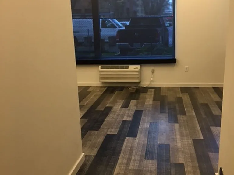Ferry Street Manor — Photo 19