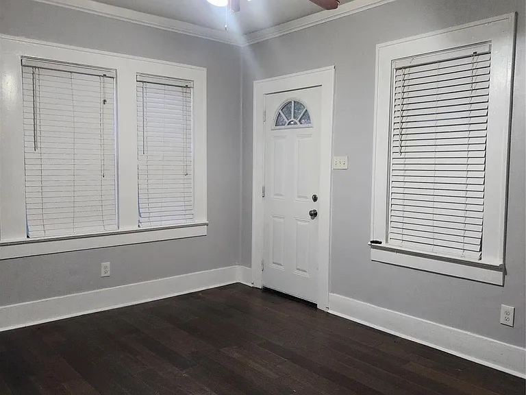 2504 Isabella St — Photo 2
