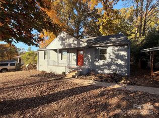 2854 Burbank Dr, Charlotte, NC 28216