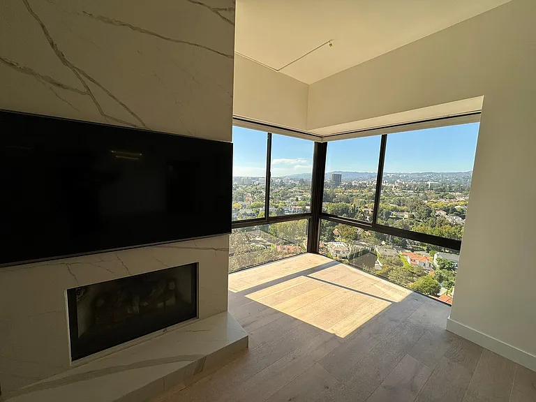 10445 Wilshire Blvd #1804 — Photo 17