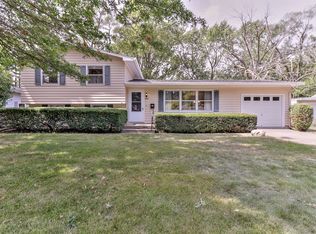 1505 Cambridge Dr, Champaign, IL 61821
