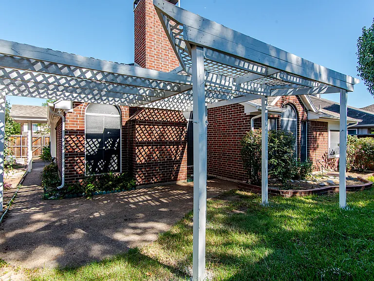 9321 Western Trl — Photo 16