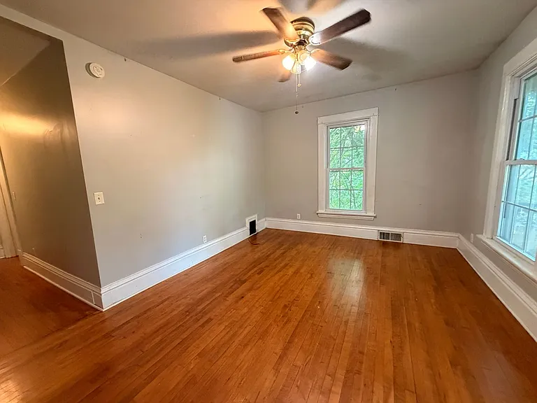 162 Grand Ave NE #2 — Photo 6