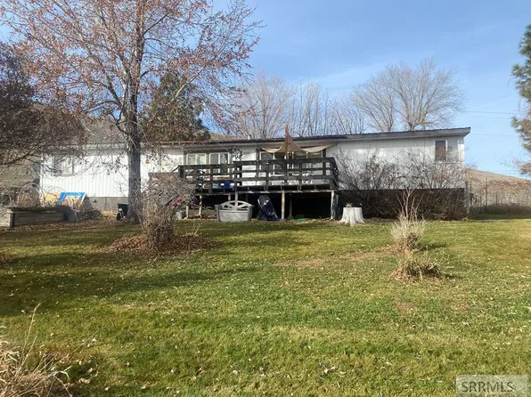 900 Challis Creek Rd, Challis, ID 83226