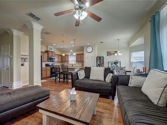 3rd image of 7733 Arbolito St