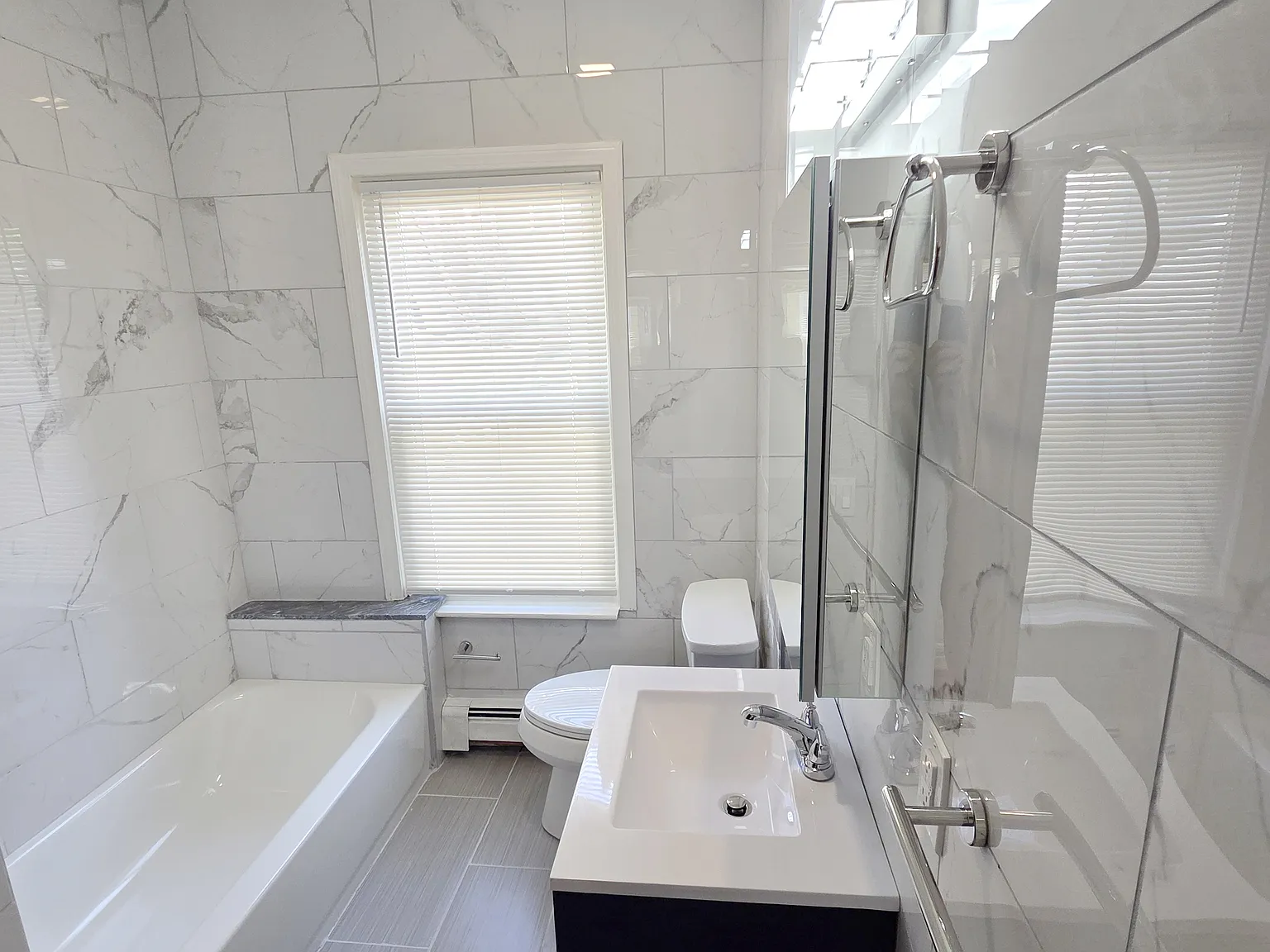 2 bed, 1200 sqft, $2,350 — Photo 4