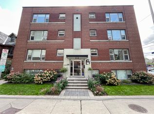 340 Cooper St #32, Ottawa, ON K2P 0G7