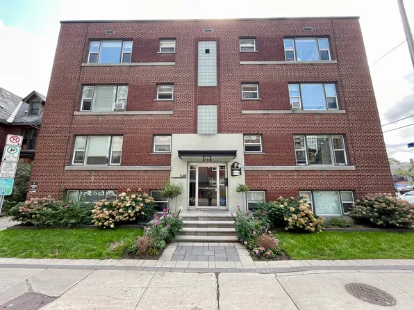340 Cooper St #33, Ottawa, ON K2P 0G7