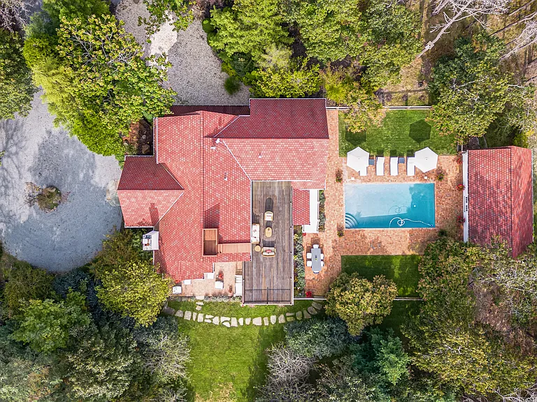 1129 Old Sag Harbor Rd — Photo 38
