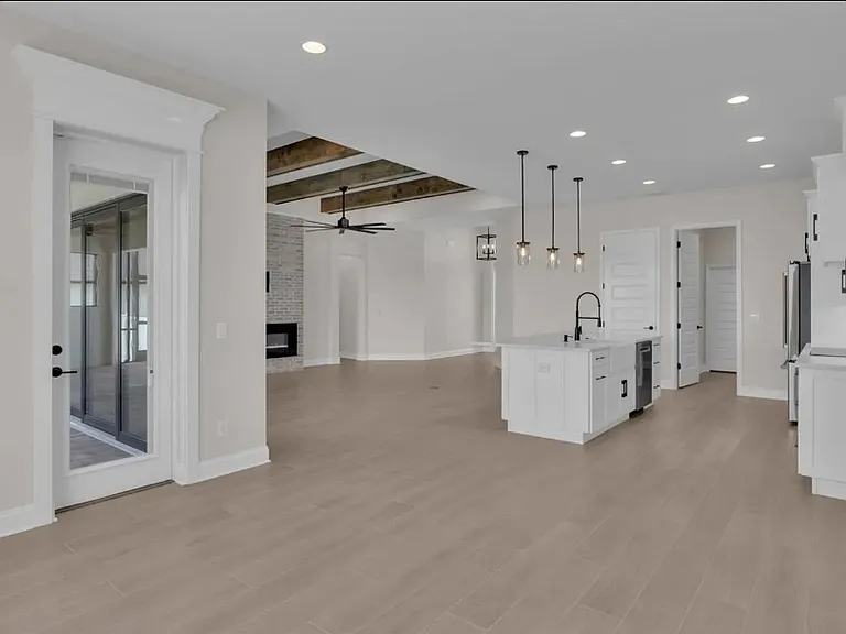 6980 Bentridge Dr — Photo 17