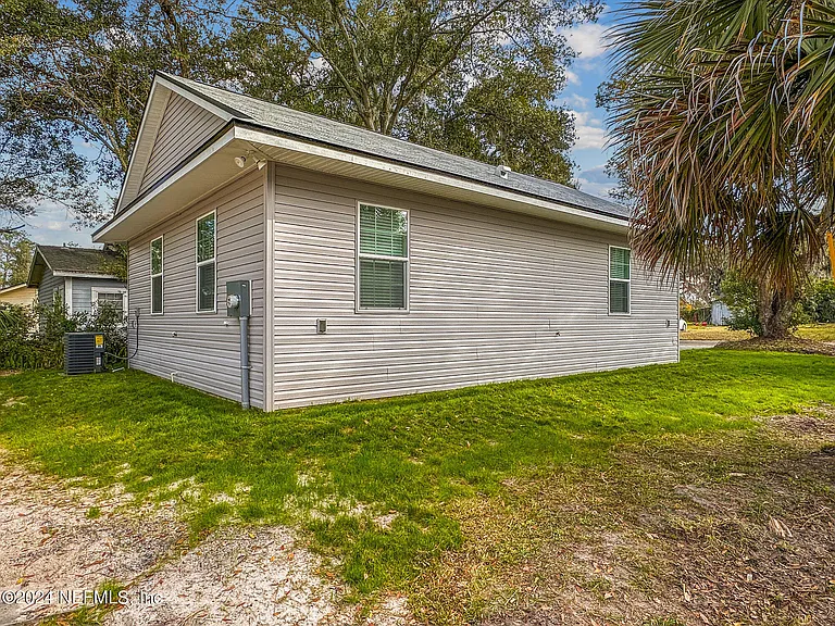 2220 Flesher Ave — Photo 29
