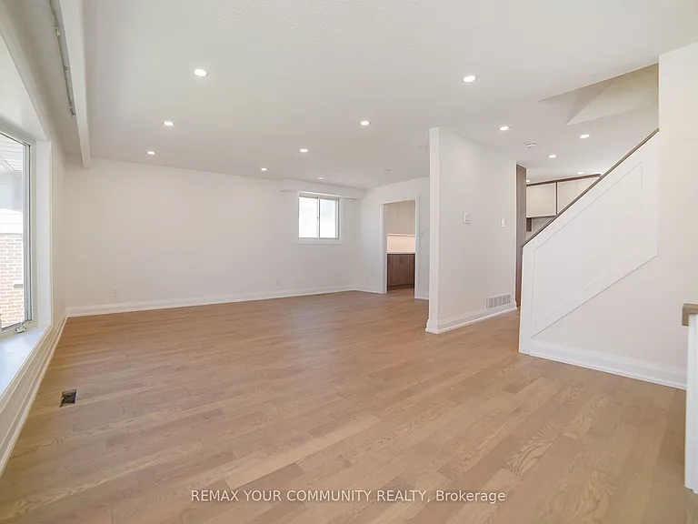 29 Colonsay Rd — Photo 10