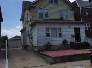 57-16 136th St, Flushing, NY 11355