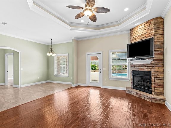 4th image of 202 Frisco Ln